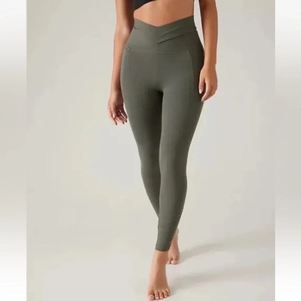 NWT Athleta Salutation Stash Wrap Tight - Sage - Never Worn - Picture 4 of 7